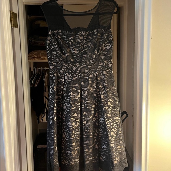 Eliza J black lace illusion yoke dress. Size 6 - Picture 3 of 3